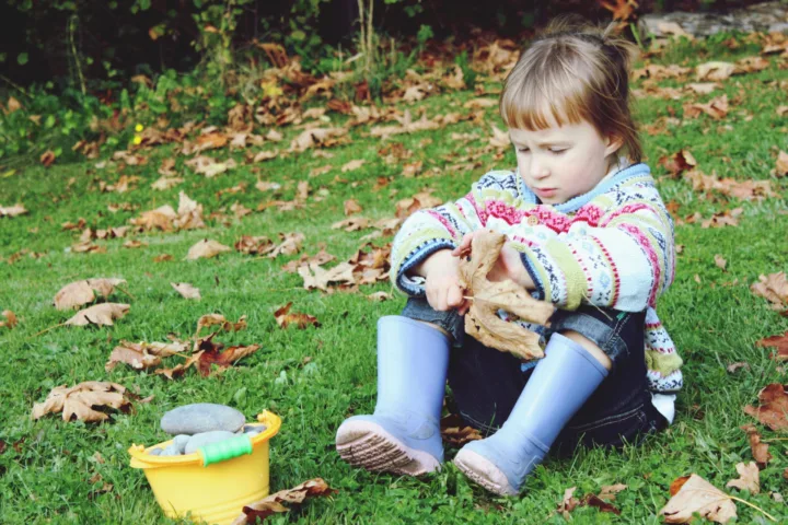 messy outdoor activities for kids