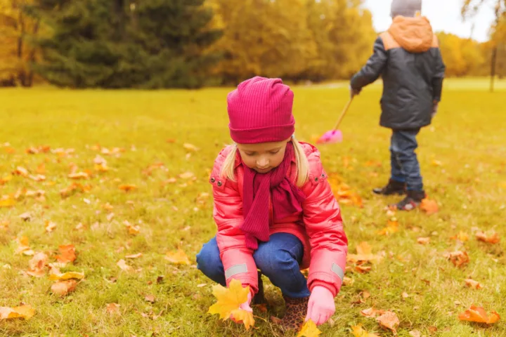 outdoor fall activities for toddlers